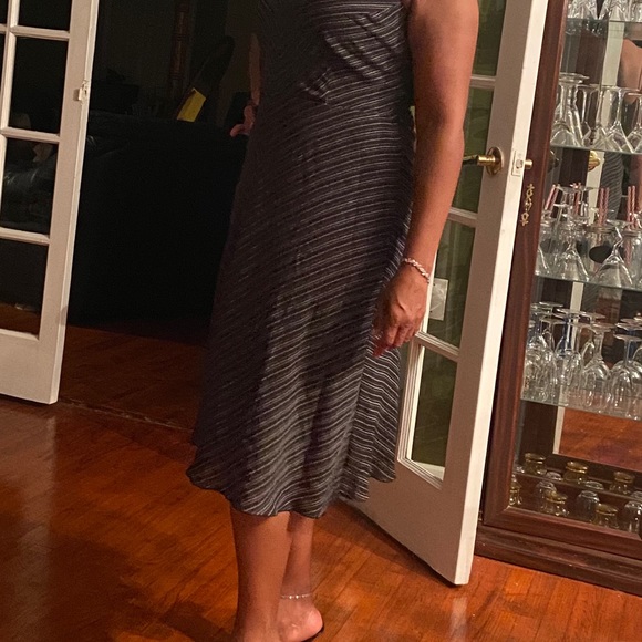 Halter dress - Picture 3 of 3